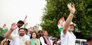 বিহারে মহাজোটের ‘মুখ্যমন্ত্রীর মুখ’ তিনিই, রাহুল-অখিলেশের উপস্থিতিতেই ঘোষণা তেজস্বীর