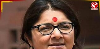 প্রকাশ্যে গ্রুপবাজি ! দিলীপের পর মোদির সভায় নেই লকেটও