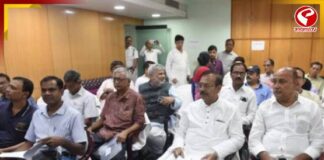 ‘ভোটাধিকার কাড়া চলবে না’,  সর্বদল বৈঠকে ‘নিরপেক্ষতা’র দাবি তৃণমূলের