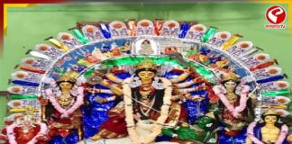 সাড়ে ৩০০ বছরের প্রাচীন রীতি মেনে হাওড়ায় ‘বুড়িমার’ দুর্গাপুজো