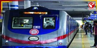 ফের অফিস টাইমে মেট্রো বিভ্রাট