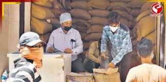 কোনও গ্রাহক যেন রেশন থেকে বঞ্চিত না হয়, নির্দেশিকা খাদ্যদফতরের