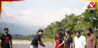 ‘রঘু ডাকাত’-এর প্রচারের মধ্যেই অন্য মুডে দেব