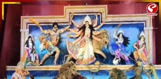 অসুর রূপে মুনির, দুর্গার পাশে ২ সাহসিনী! নজর কাড়ছে প্রতিমা