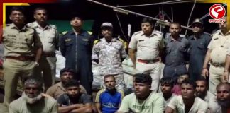 ভারতীয় জলসীমায় প্রবেশ! আটক ১৩ বাংলাদেশি মৎস্যজীবী