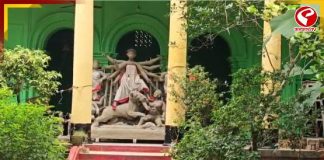 মিত্র বাড়ির বাগানে অসময়ের কাঁঠাল জানান দেয় ‘উমা’ আসছে