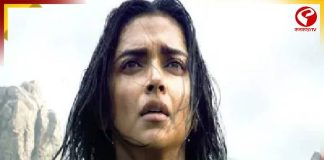 ফের দীপিকার ‘দায়বদ্ধতা’ নিয়ে প্রশ্ন! এবার কোন ছবি থেকে বাদ পড়লেন নায়িকা?