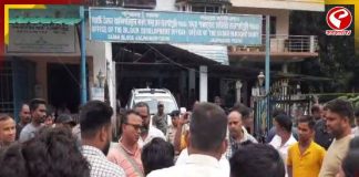 টাকার দাবিতে গ্রাম পঞ্চায়েত প্রধানদের তুমুল বিক্ষোভ জলপাইগুড়ি সদর বিডিও অফিসে