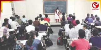 এসএসসি-র দ্বিতীয় দিন, পরীক্ষা দিতে ভিনরাজ্যের প্রার্থীর ভিড়