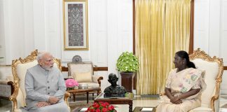 রাষ্ট্রপতির সঙ্গে বৈঠক মোদির