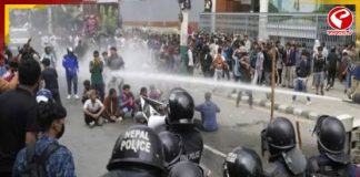 চাপের মুখে সোশ্যাল মিডিয়ার উপর থেকে নিষেধাজ্ঞা প্রত্যাহার নেপালে