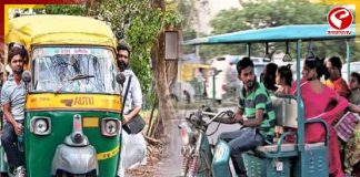 যাত্রী তোলা নিয়ে টোটো-বাস কর্মীদের সংঘর্ষ, ধর্মঘটে বন্ধ বাস চলাচল