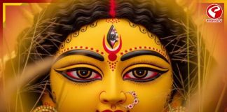 কাকদ্বীপে থাইল্যান্ডের স্বর্ণমন্দিরের আদলে মণ্ডপ, মহাষষ্ঠীর সন্ধ্যায় উপচে পড়া ভিড়