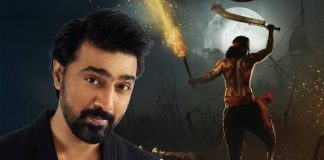 পুরুলিয়ার গ্রামে মাটিতে বসে কচিকাঁচাদের সঙ্গে আড্ডা দিলেন দেব