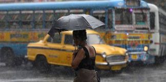 সন্ধিপুজোর আগেই কলকাতায় ঝমঝমিয়ে বৃষ্টি শুরু