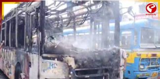 বাগুইআটিতে সরকারি বাসে ভয়াবহ আগুন