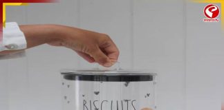 ঢাকনা বন্ধ কৌটোতেও মিয়ে যাচ্ছে বিস্কুট? এই ট্রিকস মানলে আর নিবড়াবে না