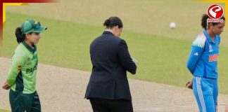 পাকিস্তানের সঙ্গে ‘নো হ্যান্ডশেক’! সূর্যর পথেই হাঁটলেন হরমনপ্রীত