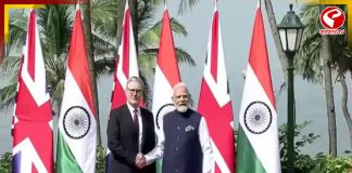 মোদির সঙ্গে সাক্ষাৎ করলেন ব্রিটেনের প্রধানমন্ত্রী!