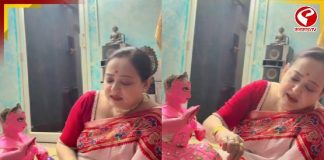 লক্ষ্মীর পোশাক কিনতে গিয়েই মাথায় হাত অপরাজিতার! রাত জেগে সাজিয়ে তুললেন প্রতিমা