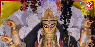 কেজি কেজি সোনায় সাজে উঠেছেন কৃষ্ণনগরে শতাব্দী প্রাচীন বুড়িমা