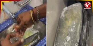 ট্রেনের ভয়াবহ ছবি! এঁটো ফয়েল ধুয়ে তাতেই ফের দেওয়া হচ্ছে খাবার!