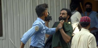 বিক্ষোভে উত্তাল PoK!খবর করতেই সাংবাদিকদের উপর হামলা পুলিশের