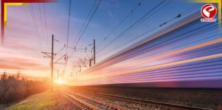 ট্রেনের শৌচাগারে গিয়েছিলেন মা, মর্মান্তিক কাণ্ড ঘটালেন ছেলে