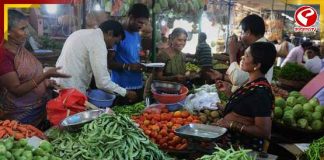 কোজাগরী লক্ষ্মীপুজোয় বাজার আগুন, মাথায় হাত মধ্যবিত্তের