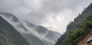 ভারী বর্ষণে বিপর্যস্ত নেপাল, ব্যাহত বিমান পরিষেবা