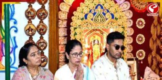 মুখ্যমন্ত্রীর বাড়ির কালীপুজোয় উপস্থিত অভিষেক বন্দ্যোপাধ্যায়
