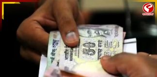 অতিরিক্ত চার্জ নিচ্ছে ই-কমার্স সংস্থা! কড়া পদক্ষেপের পথে কেন্দ্র