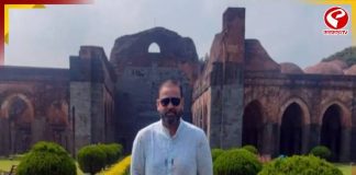 ইউসুফ পাঠানের মসজিদ সফরে বিতর্ক! প্রশ্ন তুললেন নেটিজেনরা