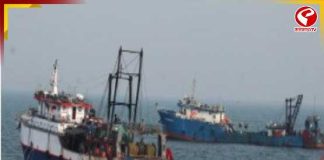 ফের সেনার জালে বাংলাদেশি ট্রলার