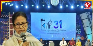 চলচ্চিত্র উৎসবের সমাপ্তি, বিদেশি পরিচালকদের বাংলায় আহ্বান মমতার