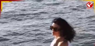 দুধ সাদা ফ্লেয়ার্ড ড্রেসে ফের নজর কাড়লেন সুস্মিতা সেন