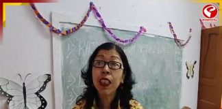 অবসরের পরেও নিয়মিত স্কুলে আসেন দিদিমণি