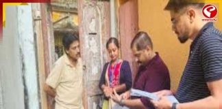 ‘প্রতি ৪ জনে ১ জনের দরজায় এখনও পৌঁছায়নি BLO’, আজই শেষ দিন—উদ্বেগ ভোটারদের মধ্যে