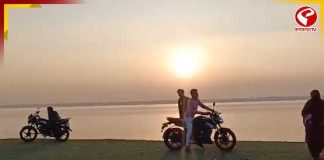 মিনি দীঘা বেনাপুর চর ধীরে ধীরে তলিয়ে যাচ্ছে, পর্যটকদের সুবিধায় উদ্যোগ পঞ্চায়েতের