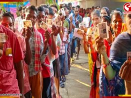 āĻĒā§āϰāĻĨāĻŽ āĻĻāĻĢāĻžā§ āĻŦāĻŋāĻšāĻžāϰ⧠āĻŦāĻžāĻĄāĻŧāϞ āĻā§āĻā§āϰ āĻšāĻžāϰ!