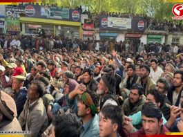 PoK-āϤ⧠āϏāϰāĻāĻžāϰ āĻŦāĻŋāϰā§āϧ⧠āĻāύā§āĻĻā§āϞāύ āĻā§āύāĻāĻŋāĻĻā§āϰ!