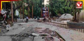 কংক্রিটের নিচে চাপা পড়ছে ঐতিহ্য! কার্জন পার্কে ট্রাম লুপ লাইনের উপরই তৈরি হচ্ছে বাস শেল্টার