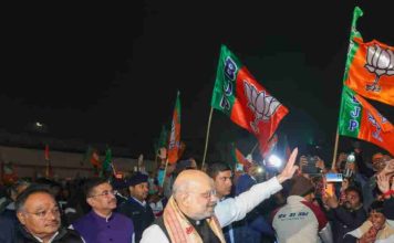 ছাব্বিশের রোডম্যাপ গড়তে রাতেই রাজ্য নেতৃত্বের সঙ্গে সাংগঠনিক বৈঠক শাহ-র