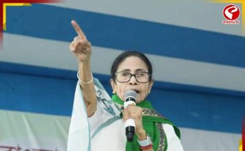 মুর্শিদাবাদে ওয়াকফ প্রসঙ্গে গর্জে উঠলেন মমতা! কী বললেন মুখ্যমন্ত্রী?