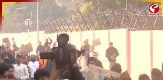 দিল্লিতে বাংলাদেশ হাইকমিশনের সামনে বিক্ষোভে উত্তাল বিশ্ব হিন্দু পরিষদ