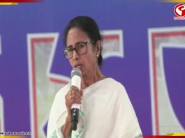 আমার গলা কেটে দিলেও বাংলায় ডিটেনশন ক্যাম্প করতে দেব না, গর্জে উঠলেন মমতা