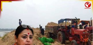 ডামরা ঘাটে আবার উত্তেজনা, অবৈধ বালি পাচার রুখতে অভিযানে অগ্নিমিত্রা পাল