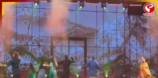 ‘ওম শান্তি ওম’-এ জমজমাট নাচ, জিন্দল কন্যার বিয়েতে এক মঞ্চে মহুয়া–কঙ্গনা–সুপ্রিয়া!