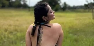 খোলা পিঠে সোনামণির ট্যাটু ফ্লন্ট!