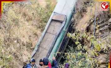 নিয়ন্ত্রণ হারিয়ে খাদে পড়ল বাস! তারপর.. চাঞ্চল্যকর ঘটনা উত্তরাখণ্ডে